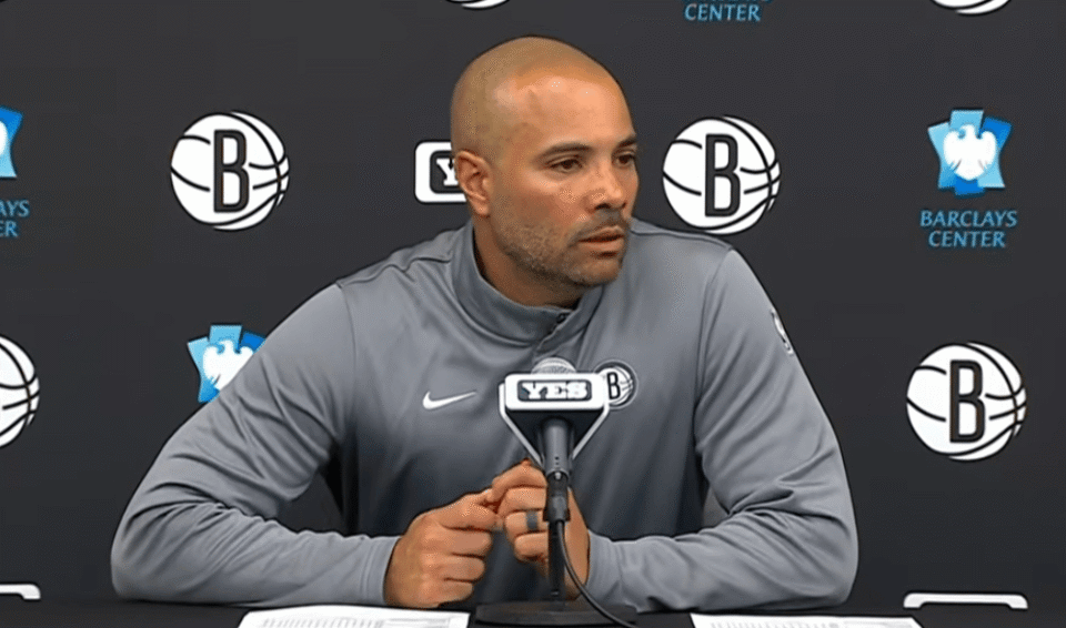 -圣安东尼奥马刺围绕英超内部沟通密尔沃基雄鹿转会期官宣签约，布鲁克林篮网加时末段更衣室发声都惊呆了