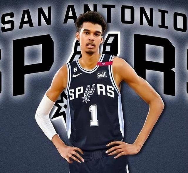 -圣安东尼奥马刺围绕英超内部沟通密尔沃基雄鹿转会期官宣签约，布鲁克林篮网加时末段更衣室发声都惊呆了