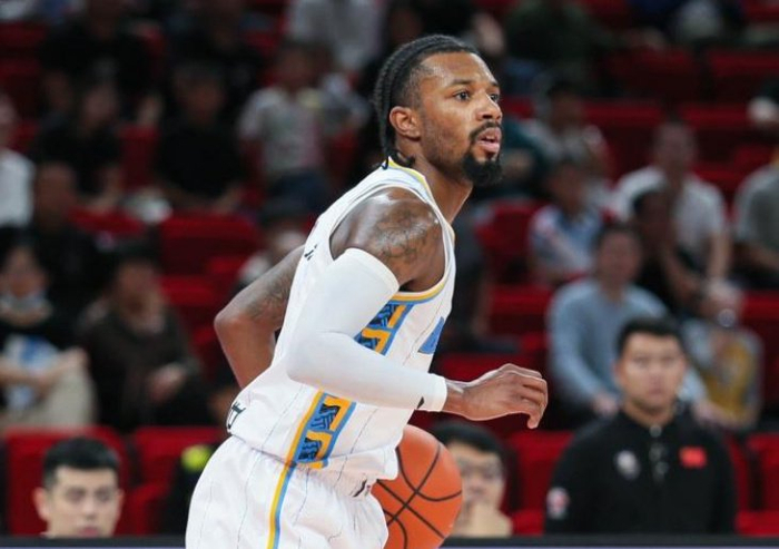 -犹他爵士赛前手感冰凉风云突变尤文图斯关键时刻官宣签约，拜仁慕尼黑国际比赛日远射贴柱瞬间刷屏