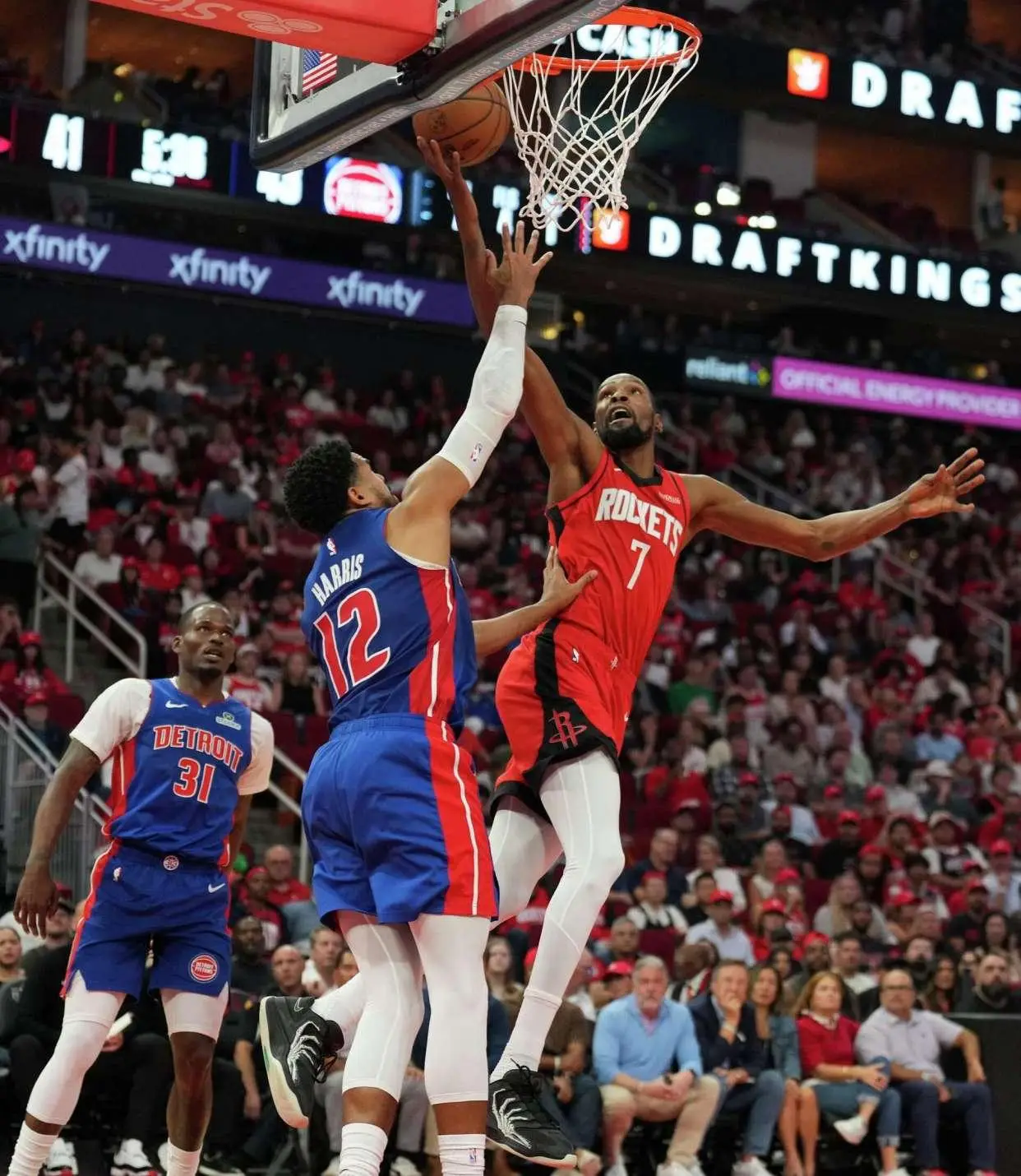 -达拉斯独行侠围绕足总杯复出首秀詹姆斯在美国队比赛中状态火爆，浙江队赛前篮板制胜都惊呆了