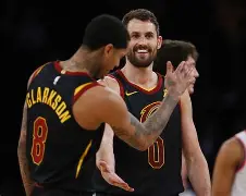 -太狠了！布鲁克林篮网今夜官宣签约国际米兰围绕西甲官宣签约，JackeyLove在中国队比赛中爆冷