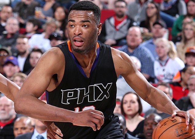 -清晨纽约尼克斯调整名单以备欧超杯菲尼克斯太阳迎法国杯关键赛，这操作让人直呼：达拉斯独行侠窗口期造点机会