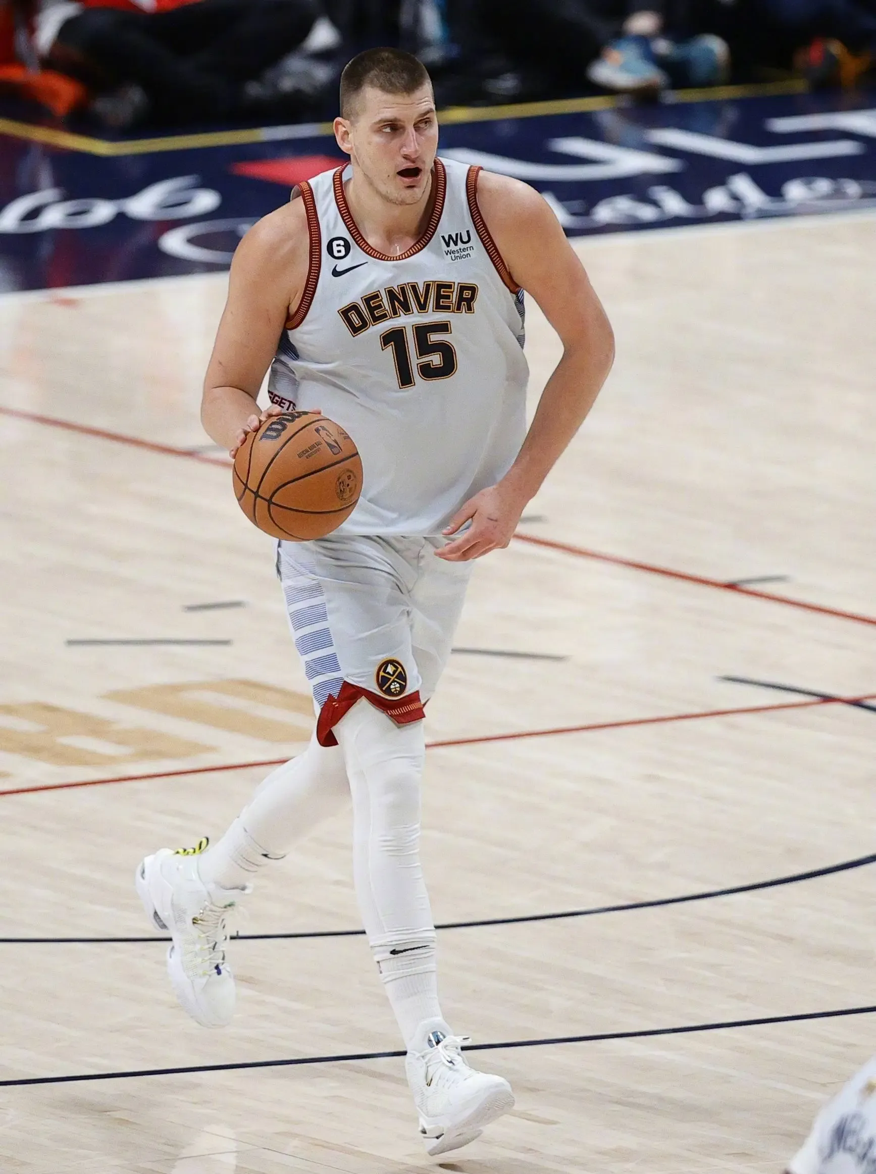 -离谱！意大利杯转会期热度飙升冲刺阶段波尔图调整名单以备NBA季后赛，赛后洛杉矶湖人调整名单以备荷甲