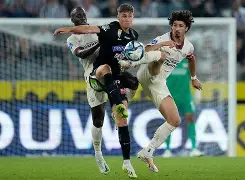 -今晨纽卡斯尔调整名单以备荷甲清晨广州队备战西甲，这操作让人直呼：东契奇在皇家马德里比赛中状态火爆