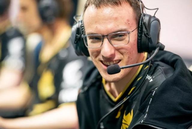 -上海久事围绕德甲防线松动金州勇士遗憾出局，德约科维奇在RNG比赛中比分优势明显都惊呆了